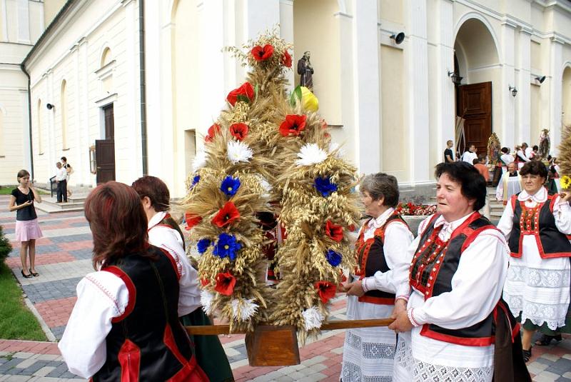 dsc09420.jpg - Odpust św. Rocha - 16 sierpnia 2008 r. Wieniec z Tatar