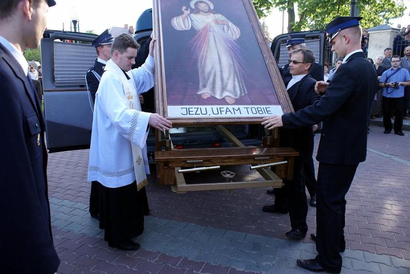 dsc01690.jpg - Peregrynacja Obrazu Chrystusa Miłosiernego w Parafii pw. Ducha Świętego w Kadzidle