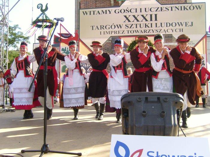krakow_rynek_glowny.jpg - "Kurpianka" na Cepeliadzie w Krakowie - 28 sierpnia 2008
