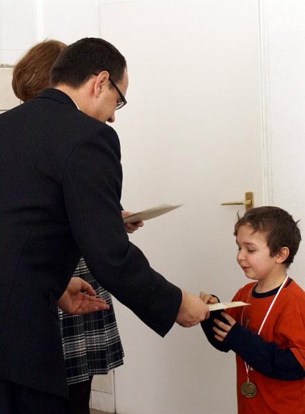 dsc06429.jpg - Adrian Kube� - III miejsce w kategorii klas II-IV