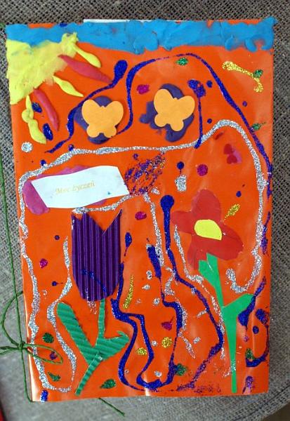 dsc03021.jpg - Karty wykonane przez dzieci z kółka plastycznego przy bibliotece w Kadzidle