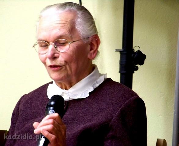 kopia_100_3058.jpg - 15 maj - "Nasi poeci" - wieczór poetycki, na którym swoje wiersze prezentowało 14 poetów z gminy Kadzidło