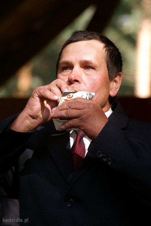 dsc09192.jpg - Konkurencja: Degustacja mleka: Wiesław Bieluch - Sołtys z Tatar